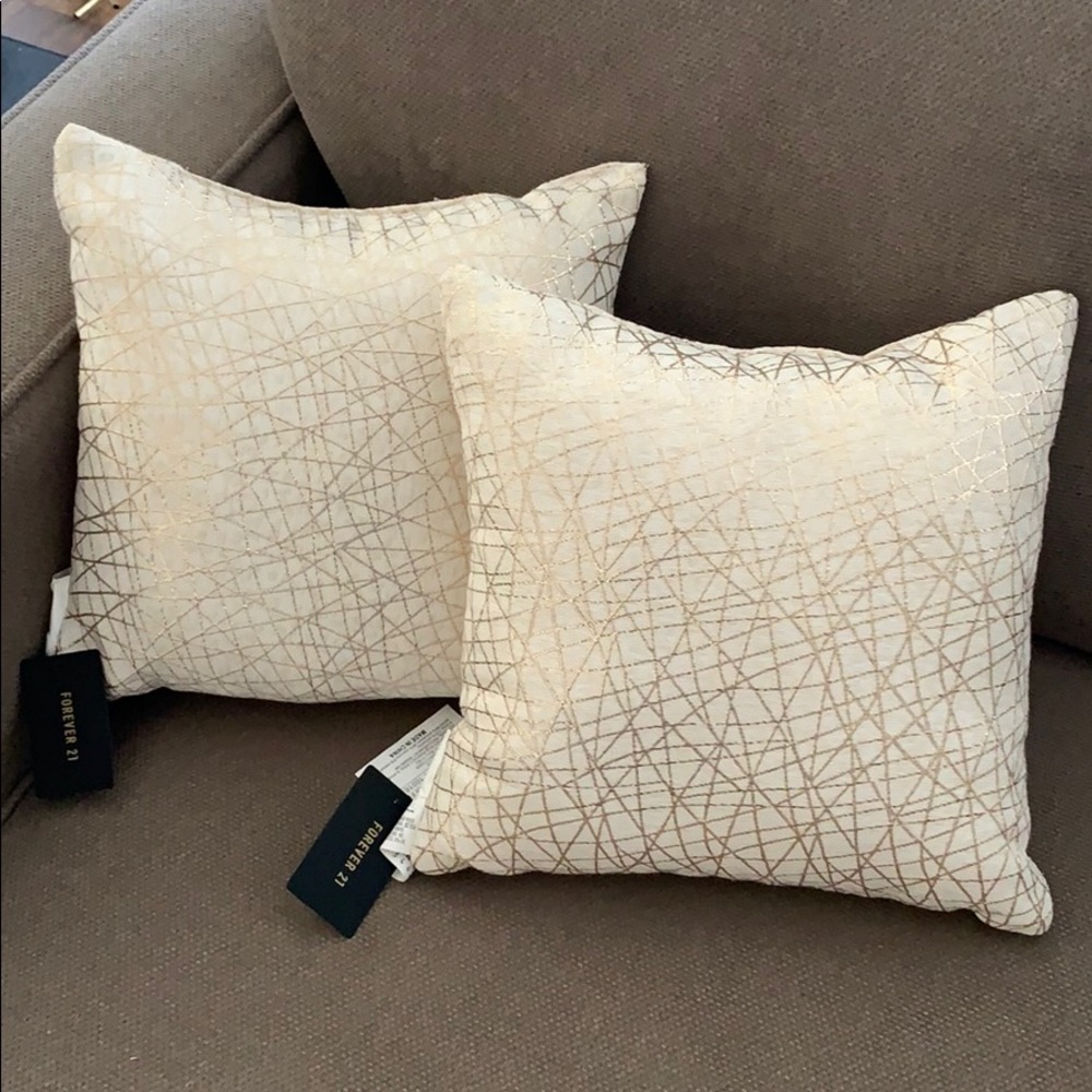 2 Champagne Pillows